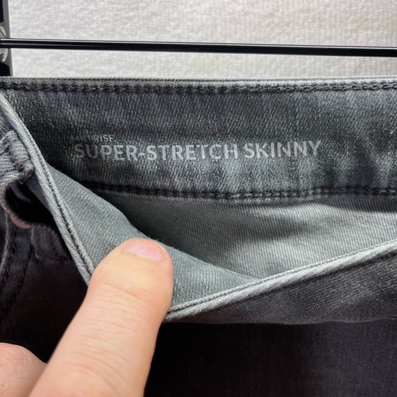 Lane Bryant Skinny Mid Rise Distressed Jeans Womens 24W Plus Gray Frayed 2145 - Picture 3 of 9